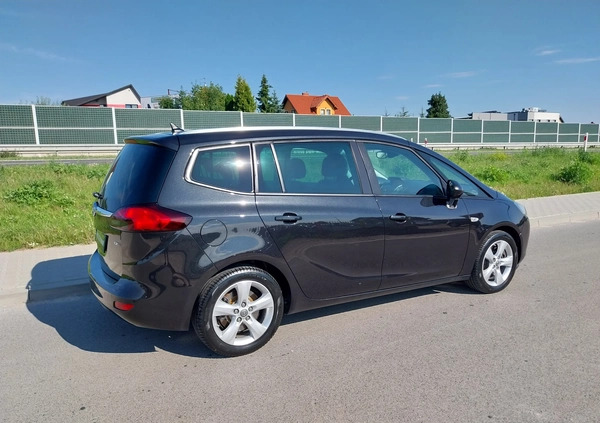 Opel Zafira cena 36800 przebieg: 244000, rok produkcji 2015 z Lubaczów małe 781